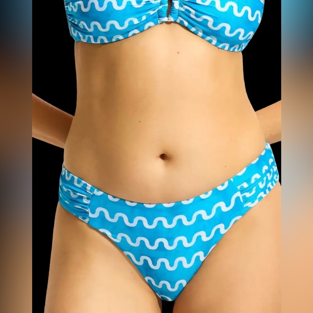 Blue White Wave Bandeau Hipster Bikini Set - Picture 5 of 6